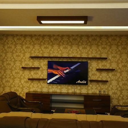 Taht Palace Hotel Van Bagian luar foto