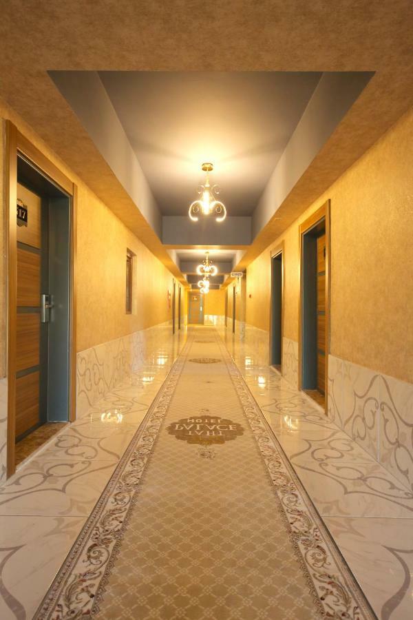 Taht Palace Hotel Van Bagian luar foto